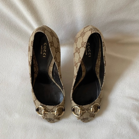 Authenticated Gucci monogrammed GG open toe pump - Picture 4 of 11